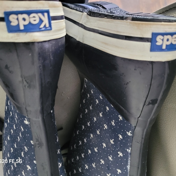 Hunter Douglas rain boots, navy blue with tiny white umbrellas design woman 8.5 - Picture 4 of 4